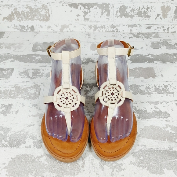 Zodiac Shoes - NEW Zodiac Dreamcatcher White Faux Leather Thong Sandals i288